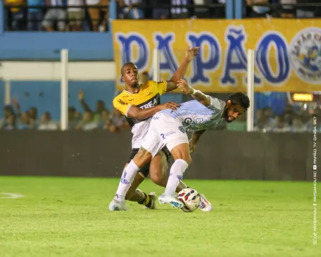 Tinha tudo para ser uma grande festa, com a Fiel lotando à Curuzu, na reabertura do estádio. Mas, o Paysandu voltou a decepcionar sua torcida,