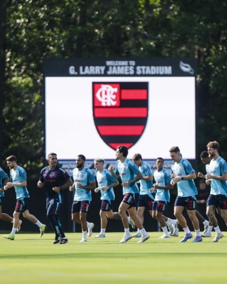 Mesmo sem disputar a 12ª rodada do Brasileiro, o Flamengo disputará o Super Mundial como líder do torneio nacional, após ajudas de Bahia e Vitória.