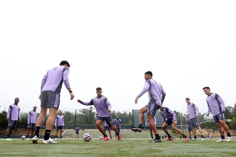 O Botafogo faz sua estreia neste domingo (15/6) no novo formato da Copa do Mundo de Clubes da Fifa, enfrentando o Seattle Sounders