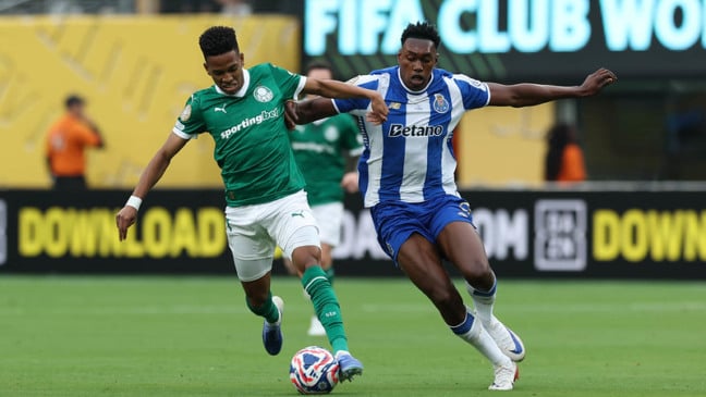 O Palmeiras empatou sem gols com o Porto em sua estreia no Mundial da Fifa. O Verdão esteve muito perto da vitória