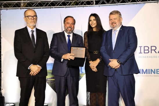 O Simineral participou nesta quarta-feira (25) da solenidade em homenagem ao ministro de Minas e Energia, Alexandre Silveira, realizada em Brasília.