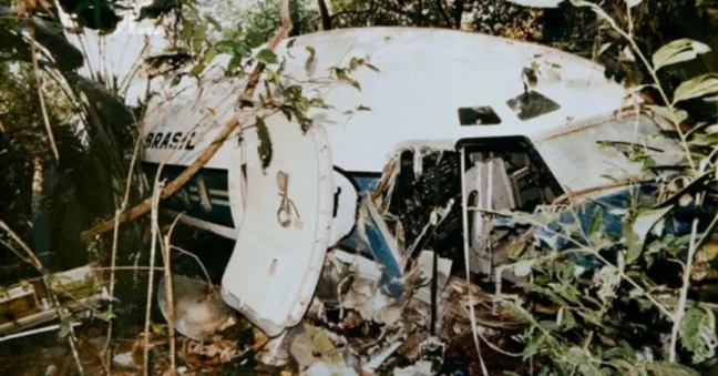 Por um erro de navegação, a aeronave se desviou completamente da rota e caiu no meio da Floresta Amazônica, em São José do Xingu, no Mato Grosso