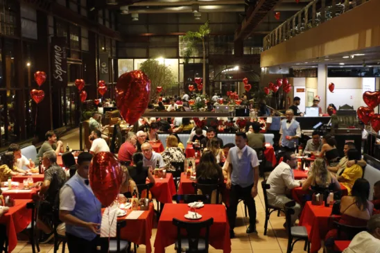 Momento é de preparação para o Dia dos Namorados em estabelecimentos como restaurantes, bares, hotéis e motéis
FOTO: Antônio Melo