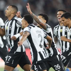 O Botafogo chega embalado para o Mundial de Clubes. No Estádio Nilton Santos, o time carioca venceu o Ceará por 3 a 2