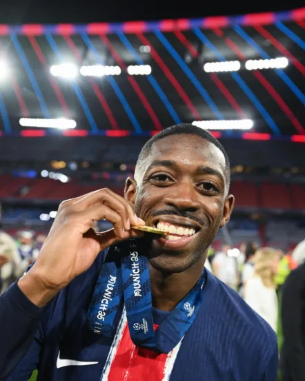 O atacante Dembélé, principal nome do PSG na temporada, sofreu uma lesão e virou dúvida para o jogo da equipe francesa contra o Botafogo