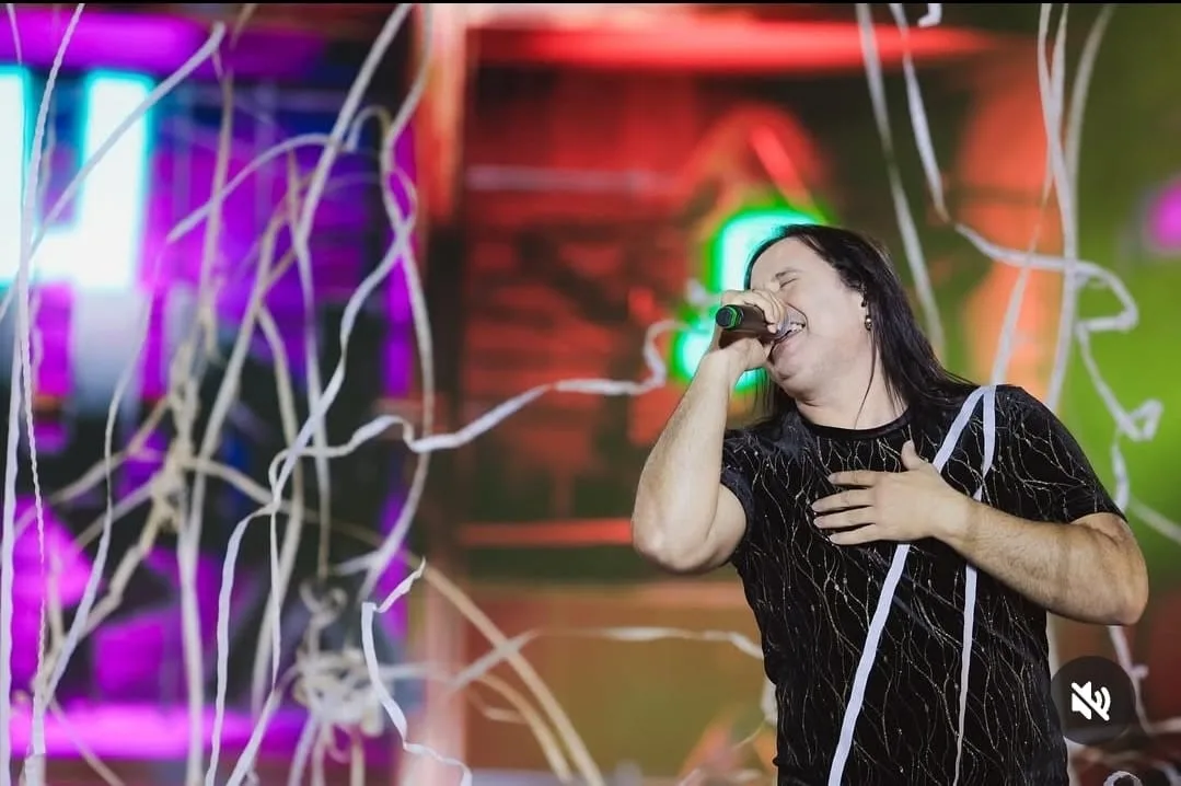 O cantor Raied Neto, ex-vocalista da banda Calcinha Preta, é uma das atrações musicais do Festival da Sardinha, que ocorre neste sábado,