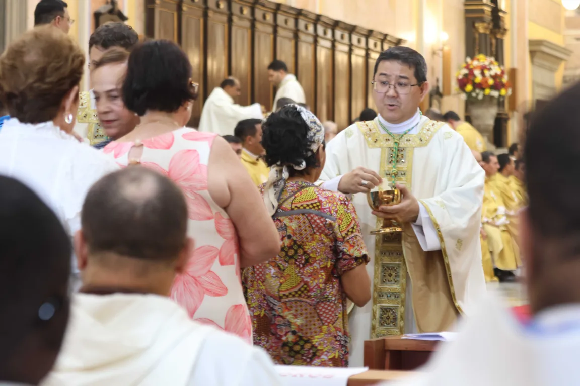 A Arquidiocese de Belém apresentou oficialmente e deu início aos trabalhos pastorais do arcebispo coadjutor, Dom Julio Endi Akamine.