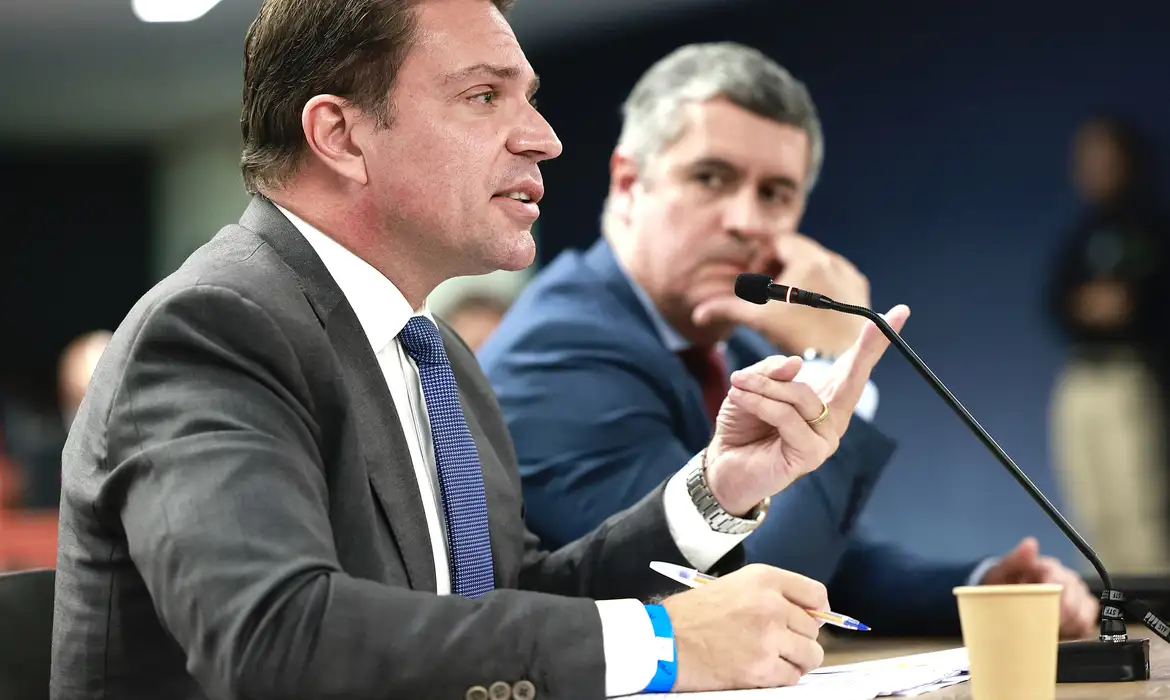 tual deputado federal pelo PL do Rio de Janeiro, Ramagem foi denunciado sob a acusação de usar a estrutura do órgão para espionar ilegalmente desafetos do ex-presidente. Fellipe Sampaio/STF