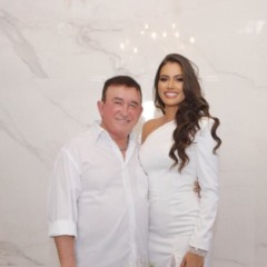 Amado Batista revela se ainda está casal com miss de 23 anos