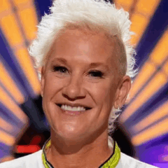 Anne Burrell, renomada chef de cozinha e apresentadora de programas culinários, faleceu aos 55 anos em Nova York, nos Estados Unidos.