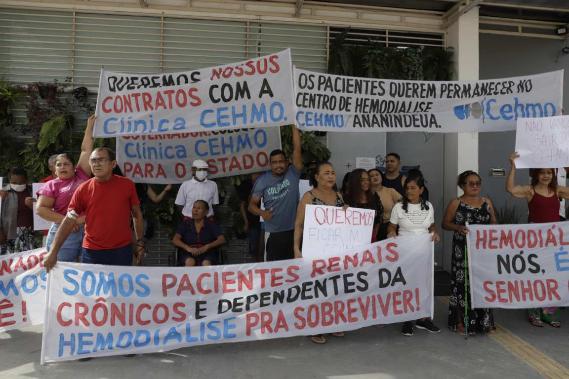 Pacientes chegaram a protestar contra o encerramento das atividades do CEHMO de Ananindeua foto: Wagner Almeida