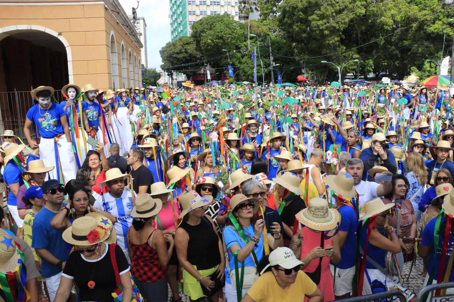 Neste domingo, 22, aconteceu o segundo Arrastão do Pavulagem de 2025, que percorreu as ruas de Belém na segunda semana de eventos Neste domingo, 22, aconteceu o segundo Arrastão do Pavulagem de 2025, que percorreu as ruas de Belém na segunda semana de eventos