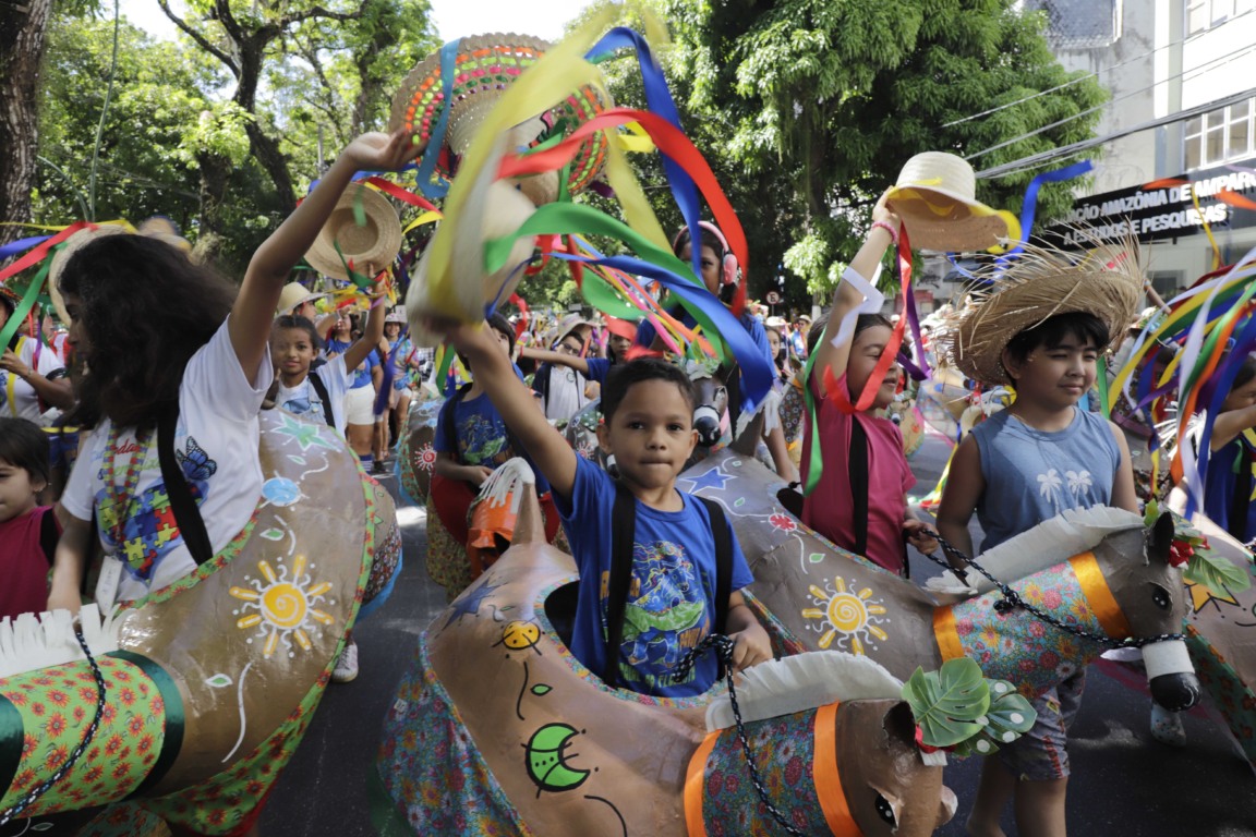 Tradição, inclusão e alegria: terceiro Arrastão do Pavulagem movimenta a capital paraense