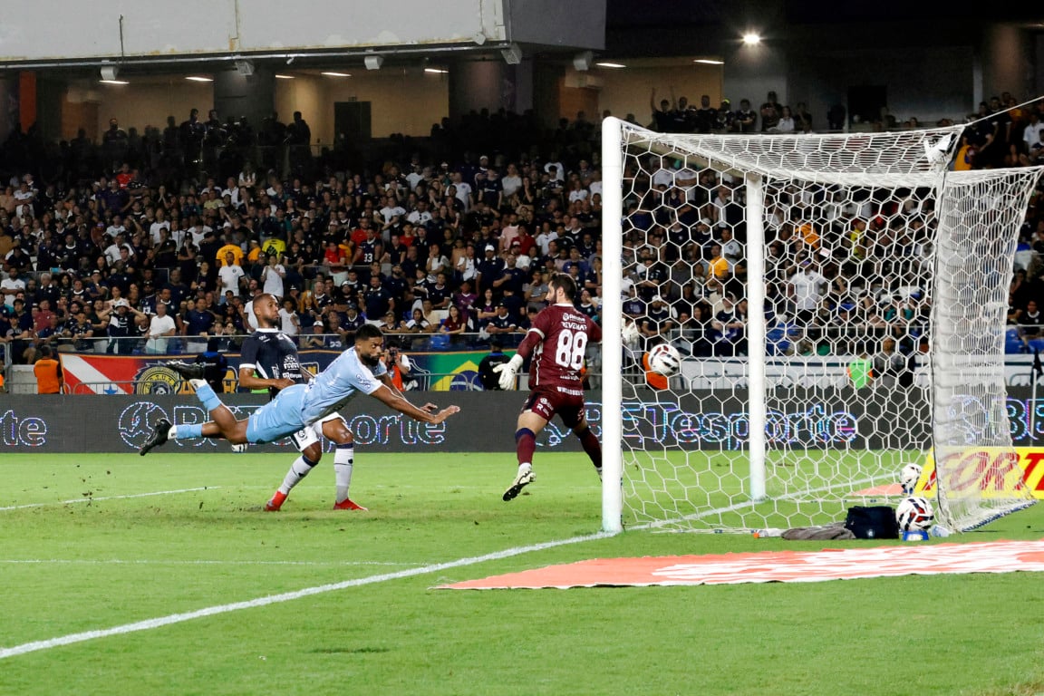 Os desinformados costumam dizer que o Re-Pa é como outro jogo qualquer, valendo três pontos e sem consequências.