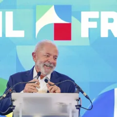 O presidente brasileiro acrescentou que os EUA é um país muito importante, muito rico, mas que poluiu muito.