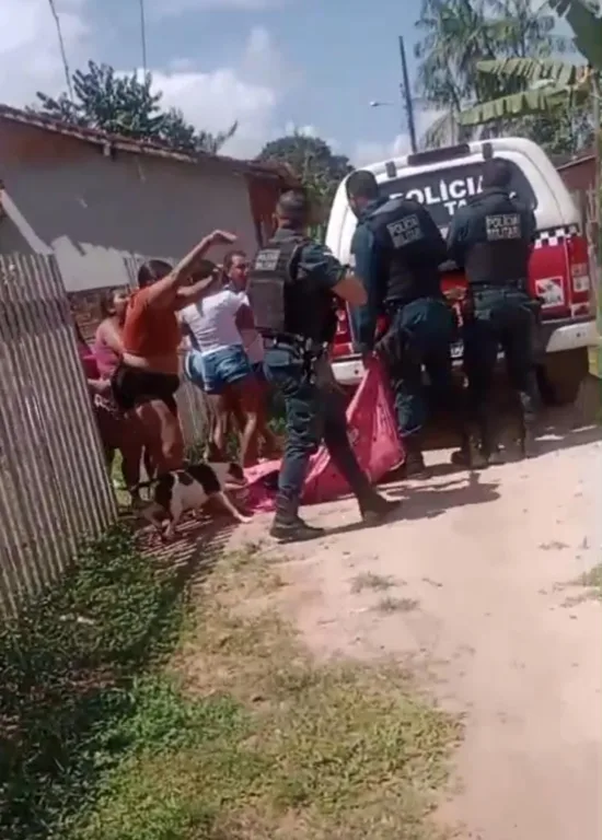 Um homem morreu na tarde desta quarta-feira (4), durante uma intervenção policial no município de Santo Antônio do Tauá, na região nordeste do Pará.