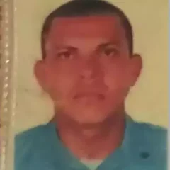 O cabo da Polícia Militar, Andson dos Santos Rodrigues, foi baleado dentro de casa, na rua Maguari, bairro Salvação.