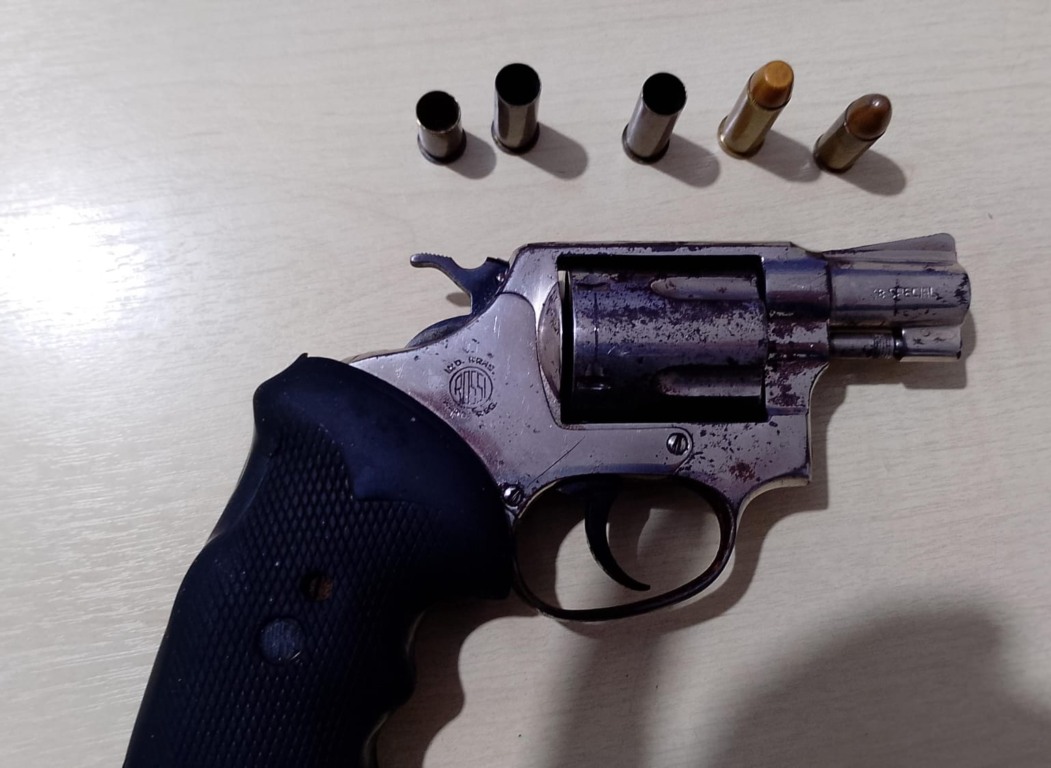 Todo o material apreendido, assim como a arma de fogo, foram apresentados na Seccional Urbana de Icoaraci para os procedimentos cabíveis.