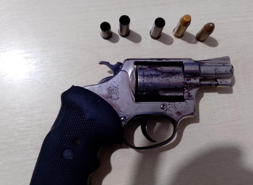 Todo o material apreendido, assim como a arma de fogo, foram apresentados na Seccional Urbana de Icoaraci para os procedimentos cabíveis.