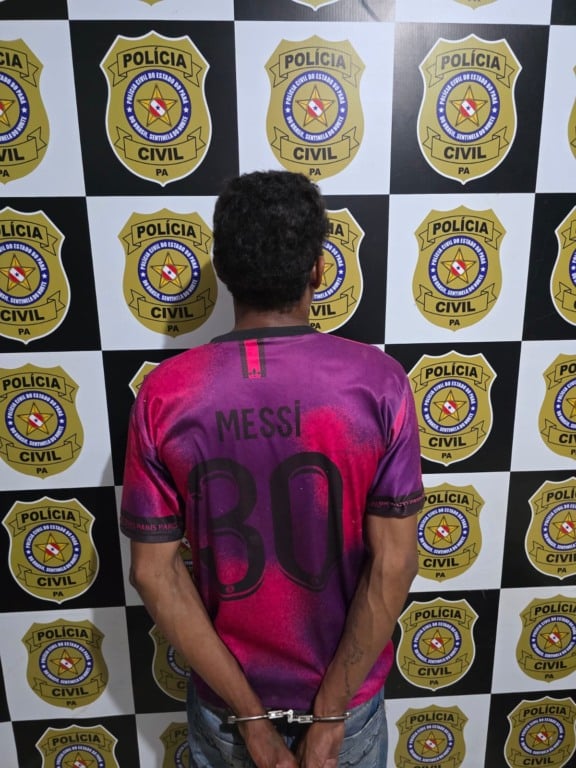 Tomado pela raiva, acusado desferiu um golpe fatal na cabeça da vítima utilizando uma pernamanca