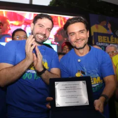 Ministro Celso Sabino entrega título internacional da ONU Turismo e recebe homenagem como o “Ministro do Brega” em evento com ícones da música.