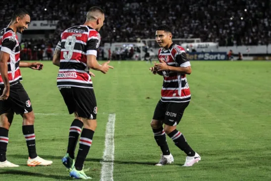 Thiaguinho marcou dois gols na vitória do Santa Cruz diante do Ferroviário - Foto: Evelyn Victoria/Santa Cruz