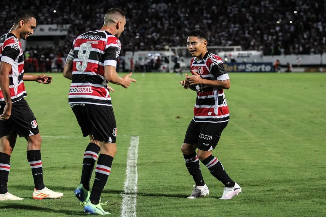 Thiaguinho marcou dois gols na vitória do Santa Cruz diante do Ferroviário - Foto: Evelyn Victoria/Santa Cruz