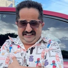 O humorista cearense Paulo Sérgio Miranda de Barros, conhecido como Bolachinha, fraturou uma das pernas durante a gravação de um programa da RecordTV.