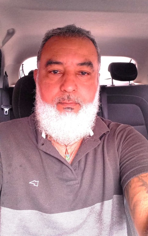 Casado e pai de uma filha, ele atua no ramo há quase oito anos. Ele conta que, ao perceber que o valor transferido estava muito acima do preço da corrida, não pensou duas vezes.