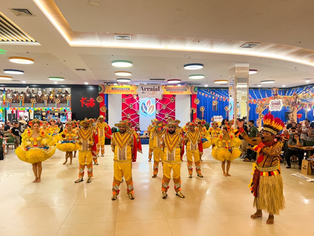 Barraca de comidas típicas, apresentações musicais e quadrilhas juninas deixam a temporada mais divertida.