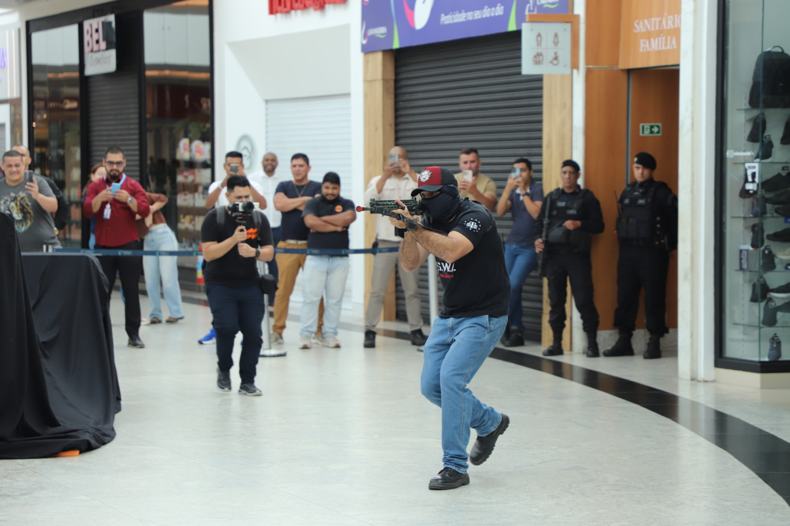 PMPA treina funcionários para gerenciamento de crises em shopping de Belém