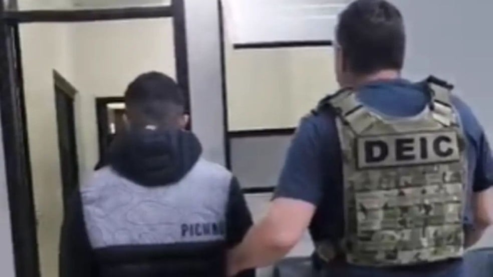 Um homem suspeito de envolvimento em uma violenta agressão contra um torcedor, ocorrida em Belém (PA) no início deste ano, foi preso em Joinville, Um homem suspeito de envolvimento em uma violenta agressão contra um torcedor, ocorrida em Belém (PA) no início deste ano, foi preso em Joinville,
