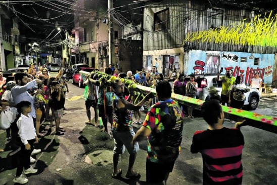 Ocorreu ontem, 16, o levantamento do mastro de São João da festividade dedicada ao santo promovida pelos moradores da passagem Marcílio Dias, no Jurunas