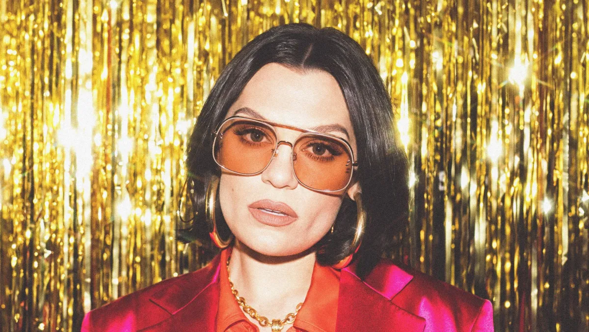 A cantora britânica Jessie J, de 37 anos, emocionou fãs e público ao anunciar que irá se afastar dos palcos para iniciar o tratamento contra um câncer de mama