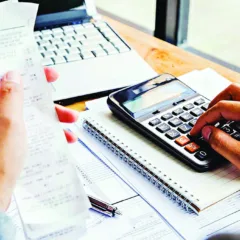 A educação financeira ajuda o consumidor a planejar os gastos e evitar que caia no endividamento FOTO: divulgação