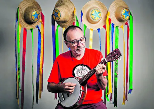 O cantor e compositor Ronaldo Silva, um dos fundadores do Arraial do Pavulagem, tem um remix de sua obra como trilha sonora do “eFootball”