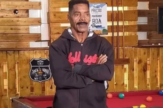 A Polícia Civil de São Paulo investiga as circunstâncias da morte de Edson Café, ex-vocalista do grupo de pagode Raça Negra.