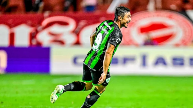 O América-MG enfim quebrou o jejum como visitante na Série B do Campeonato Brasileiro. Nesta sexta-feira (13), pela 12ª rodada