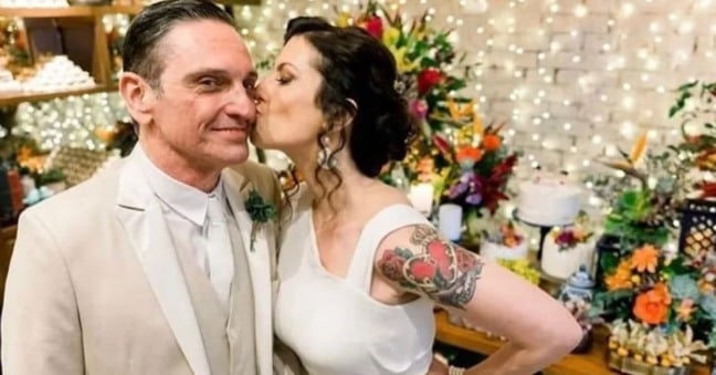 Paulo Miklos, 66, anunciou nesta quinta-feira (19) que o casamento com Renata Galvão, 46, chegou ao fim há 9 meses