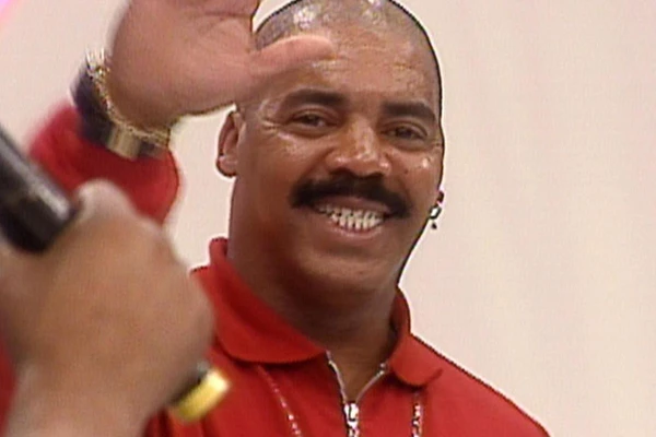 O músico Edson Bernardo de Lima, conhecido como Café, ex-integrante do grupo Raça Negra, morreu aos 69 anos após ser encontrado desacordado