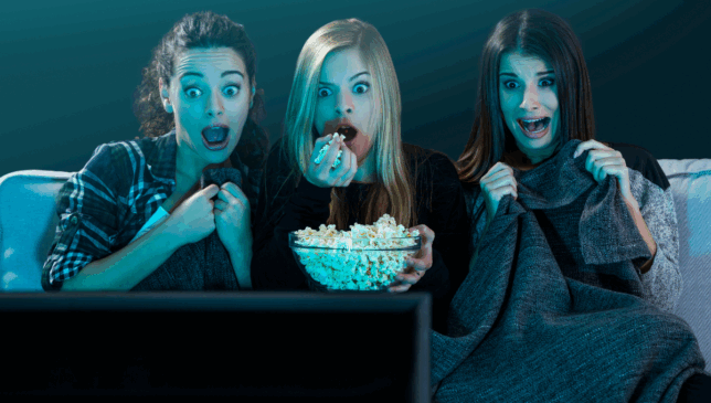 Confira dicas de filmes de terror imperdíveis para assistir nesta Sexta-feira 13, com clássicos da franquia Friday the 13th e lançamentos atuais, incluindo produções da Netflix e dos cinemas. Entre no clima do suspense e prepare a pipoca!

