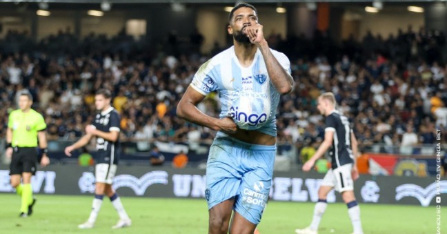 O atacante Diogo Oliveira deixou o Mangueirão, no último sábado, como o grande herói da Fiel. E nem poderia ser de outra forma