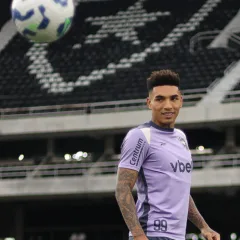 No Estádio Nilton Santos, no Rio de Janeiro, Botafogo e Ceará se enfrentam nesta quarta-feira (4), às 20h (de Brasília), em jogo atrasado