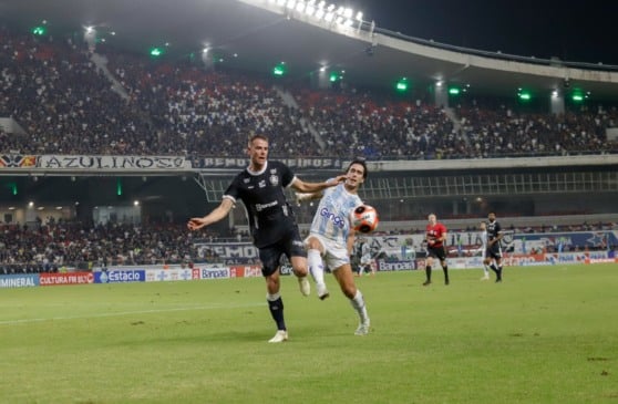 Como sempre acontece na semana de Re-Pa, o jogo começa bem antes do pontapé inicial em campo.