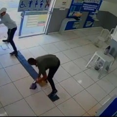 O empresário foi baleado por assaltantes na tarde desta segunda-feira (16), por volta das 13h44