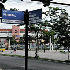 A avenida Augusto Montenegro é o retrato da ocupação urbana da capital, começando como uma via de ligação até Icoaraci e se tornando um local de comércio intenso, condomínios e trânsito sem parar
