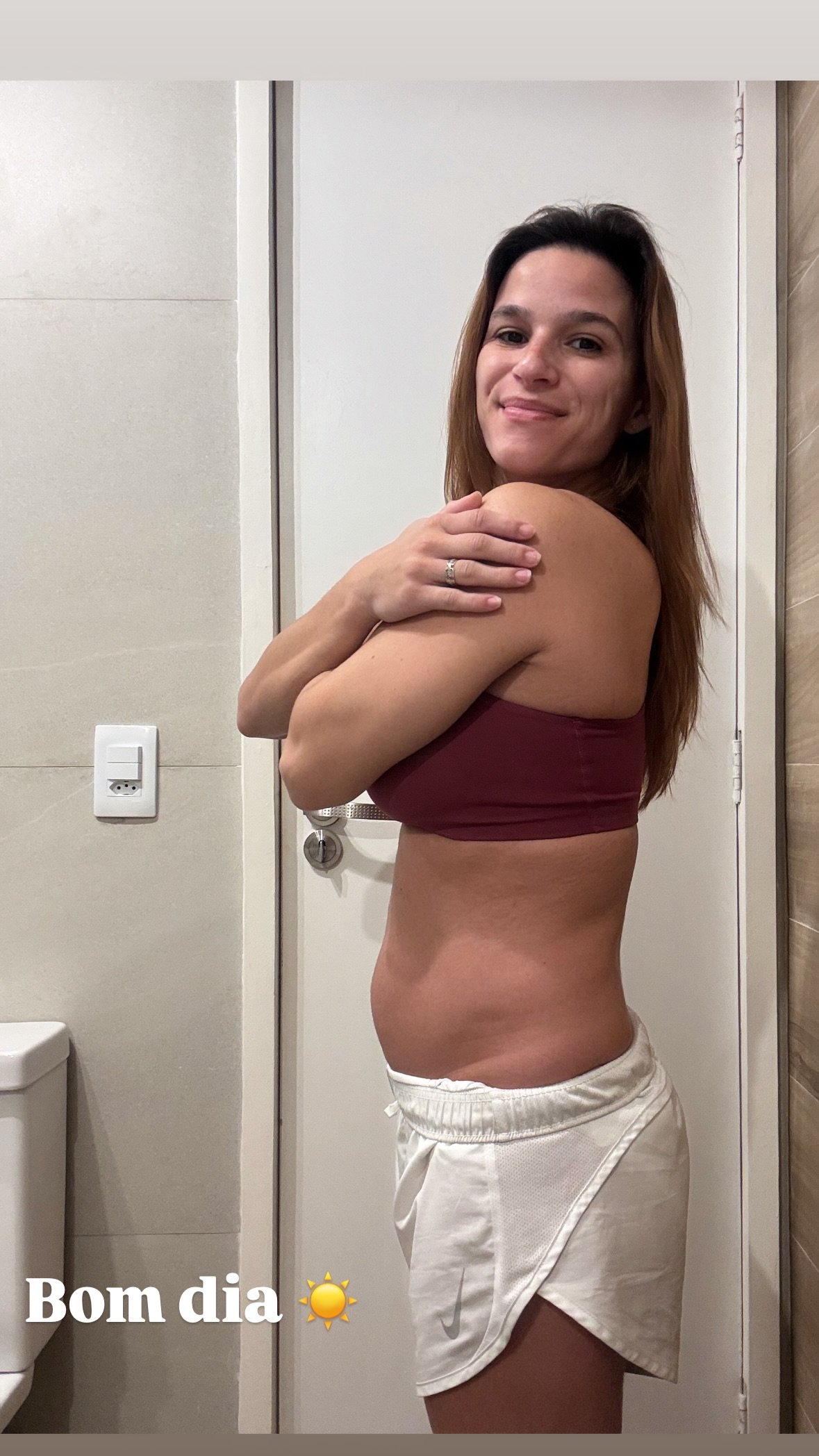 A atleta está grávida do primeiro bebê com o marido, Leandro Fontanesi.