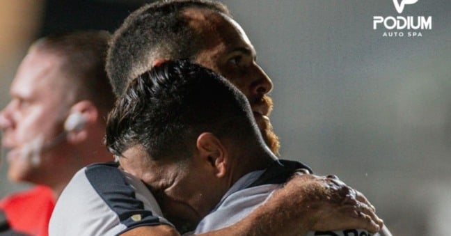 O Remo conseguiu finalmente vencer a primeira partida fora de casa. O triunfo, de virada, foi sobre o Athletic, em São João Del Rey, ontem à tarde.