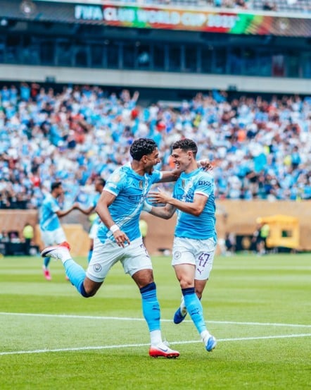 Um dos favoritos para levantar a taça de campeão mesmo vindo de temporada sem títulos na Europa, o Manchester City iniciou sua trajetória na Copa do Mundo de Clubes