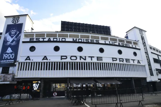 O estádio Moisés Lucarelli, em Campinas, será o palco do encontro entre Ponte Preta e Ypiranga-RS nesta segunda-feira (2), às 19h30.